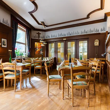 Dom-hotel Szálloda 3*