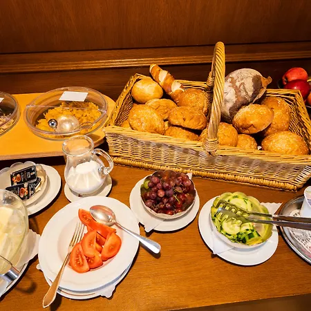 Dom-hotel Szálloda 3*